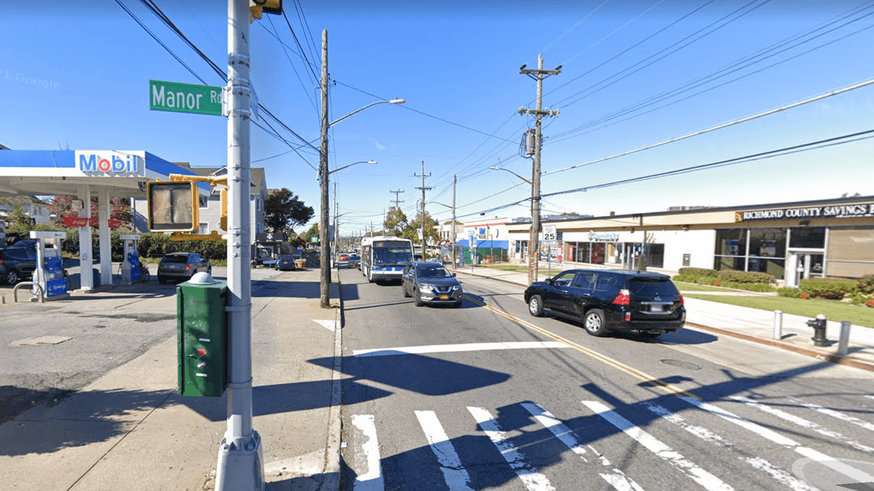 Manor Road and Victory Boulevard where stabbing occurred