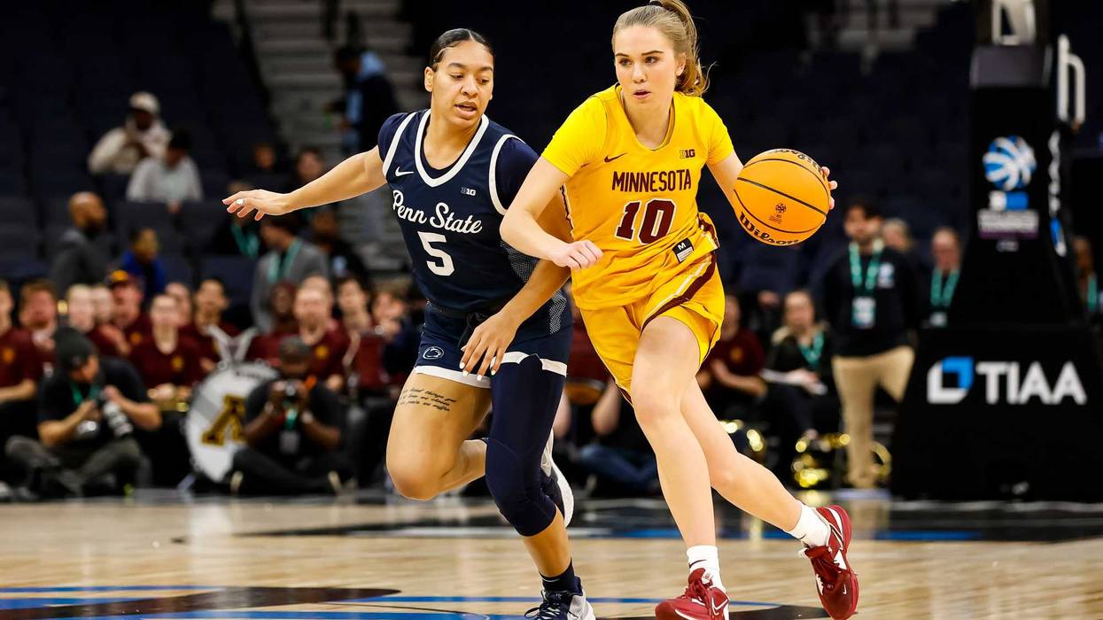 Mara Braun #10 of the Minnesota Golden Gophers.