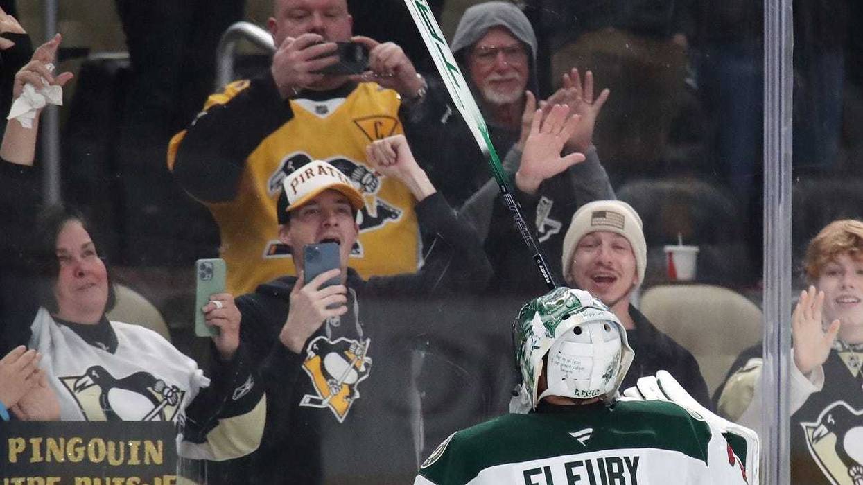 Marc-Andre Fleury saluting the fans