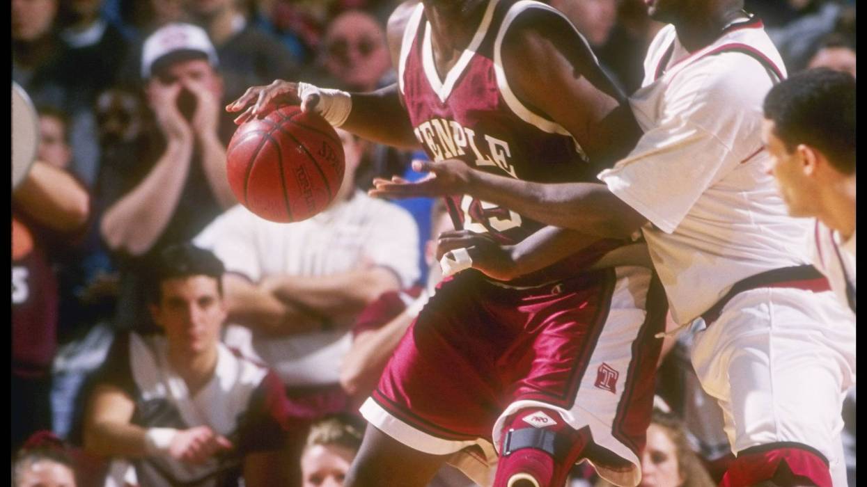 Marc Jackson plays for the Temple Owls against the Massachusetts Minutemen