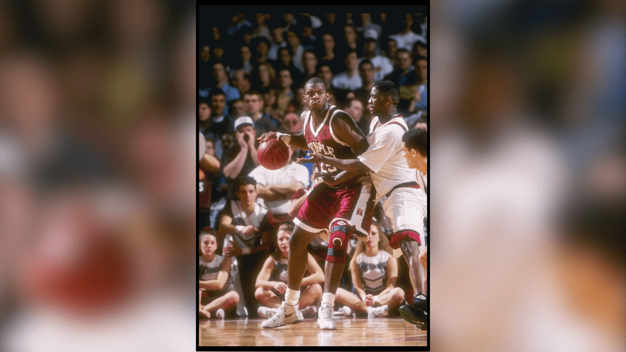 Marc Jackson plays for the Temple Owls against the Massachusetts Minutemen