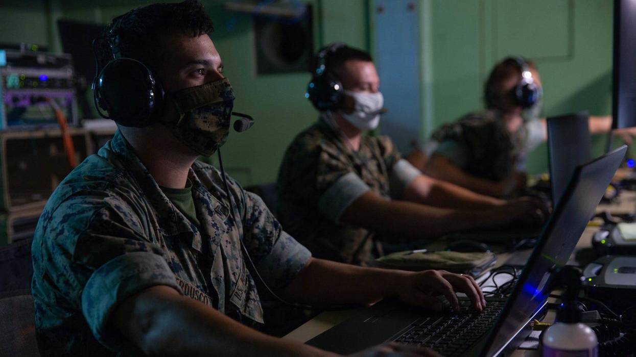 Marine aviators use online gaming to enhance training