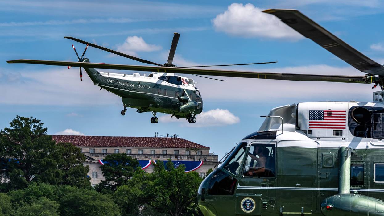 Marine One Close Call 9421