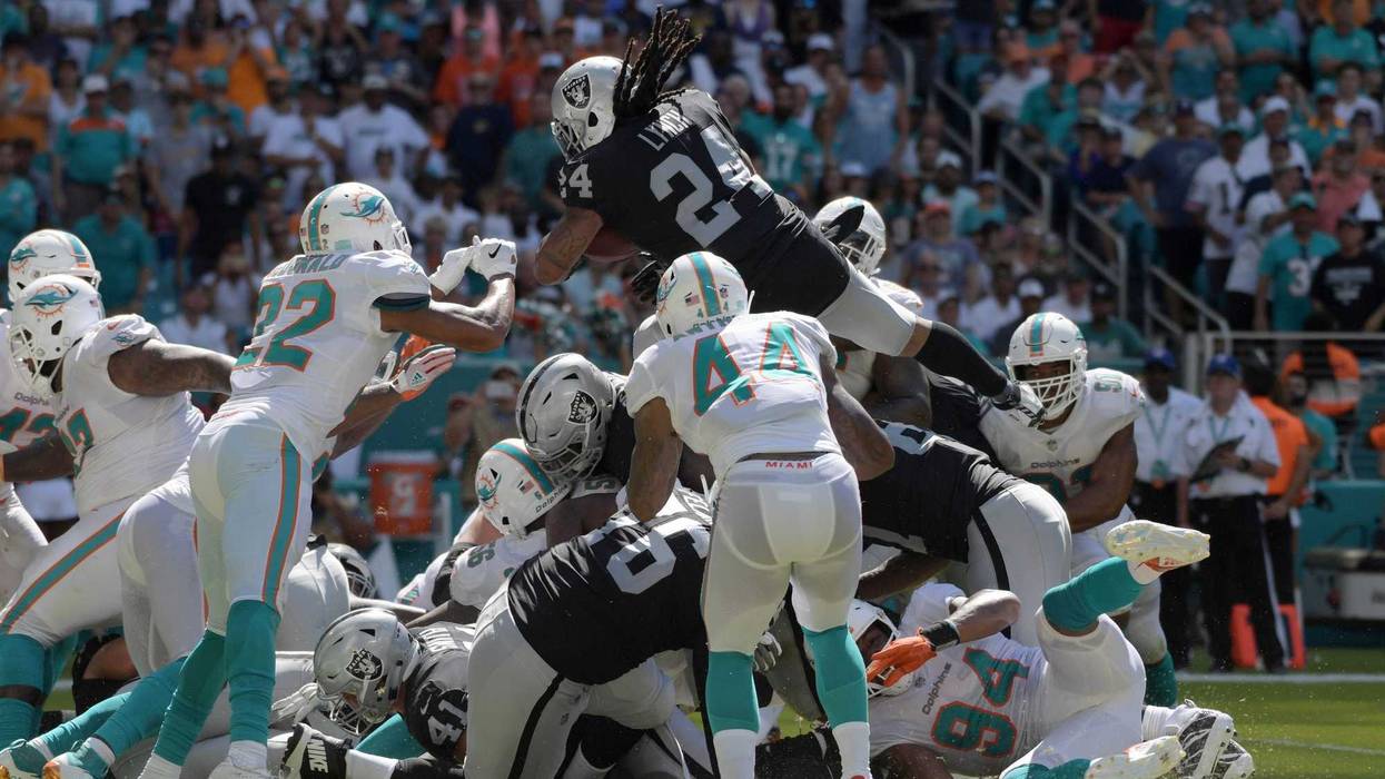 Marshawn Lynch Oakland Raiders touchdown at Miami Dolphins