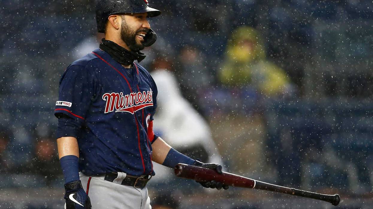 Marwin Gonzalez comes up empty in the rain