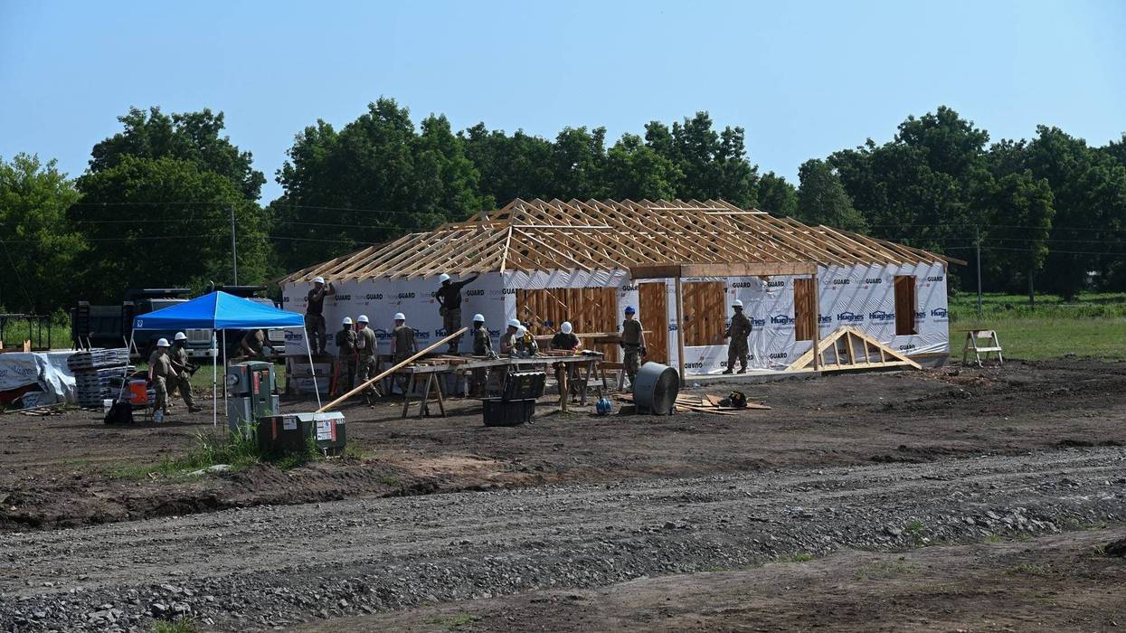 Maryland, Kentucky Guard partner to build homes for vets