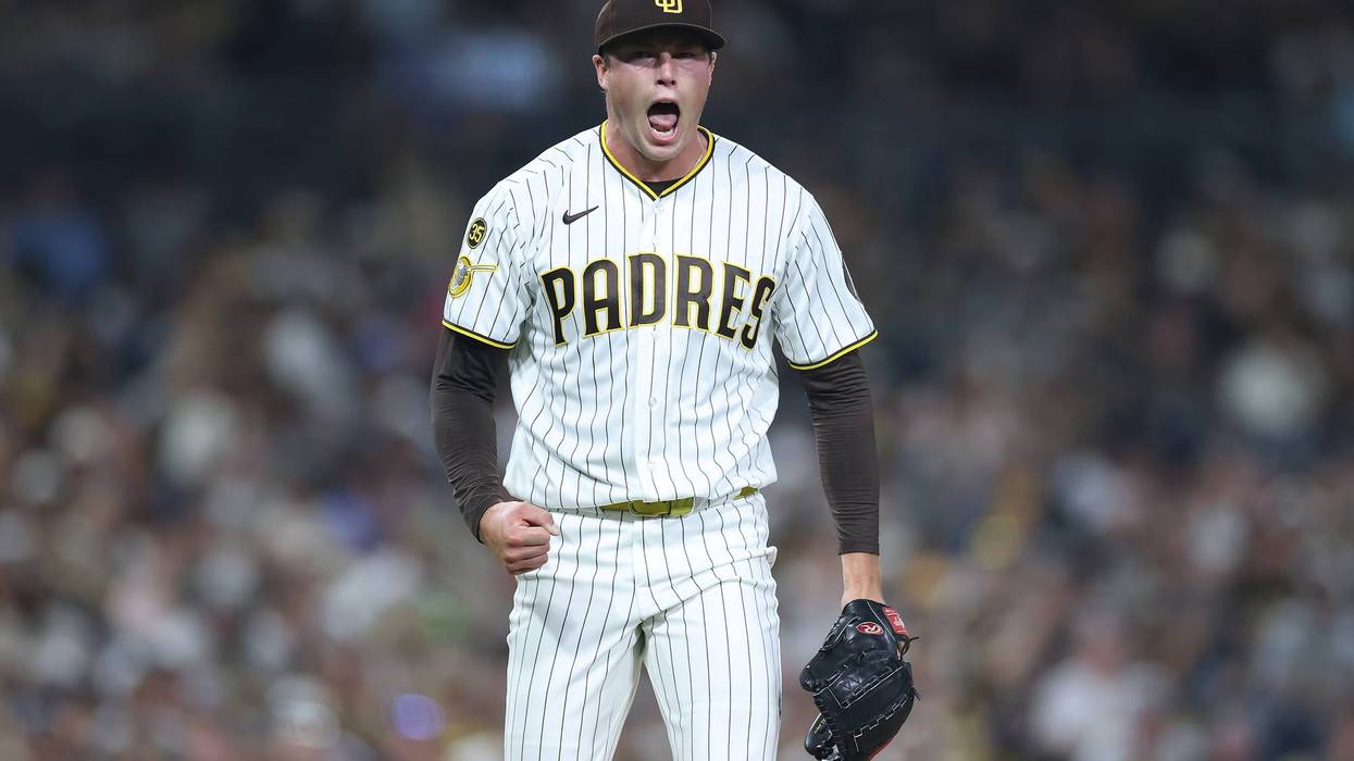 Padres come from behind for wild walk-off win vs. Rockies
