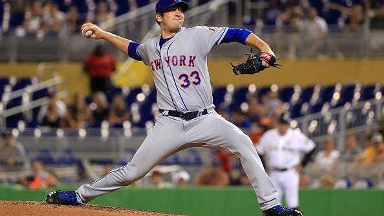 Matt Harvey pitches for the Mets.