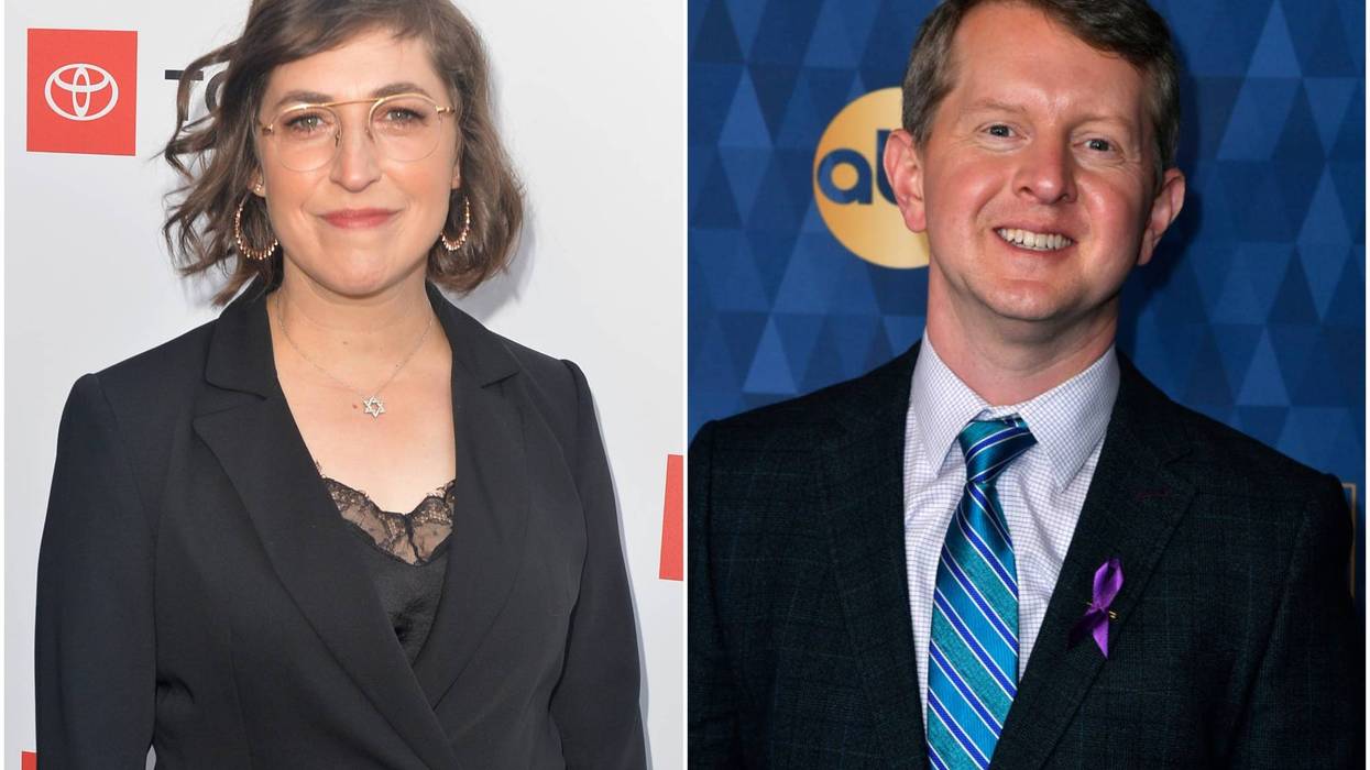 Mayim Bialik and Ken Jennings