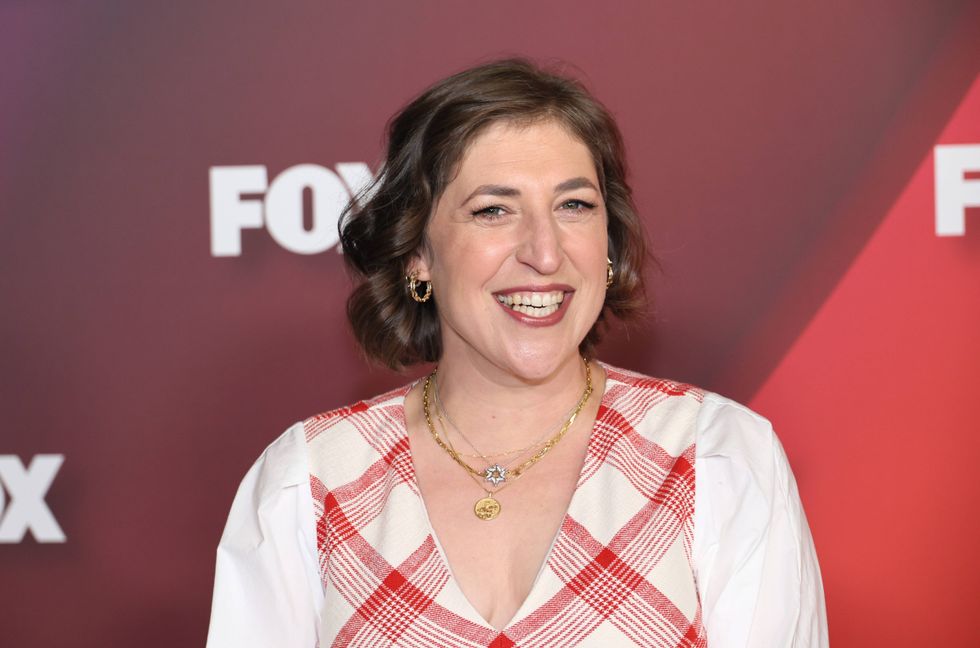 Mayim Bialik reveals the unconventional photo she chose for her ‘Jeopardy!’ ID