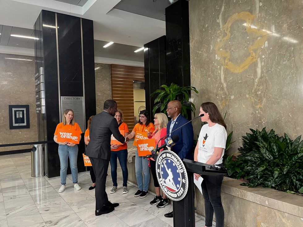 Stoney Meets With Non-Profits for "Wear Orange" Weekend