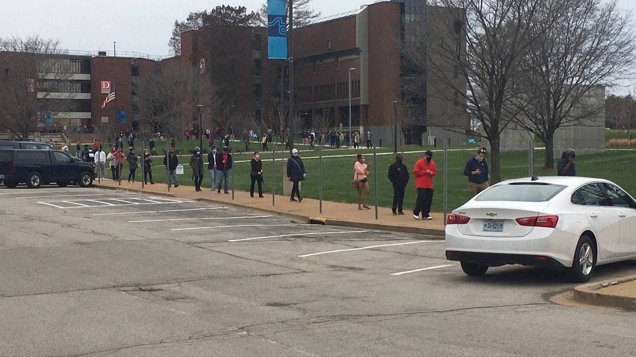 mega vaccination site in St. Louis