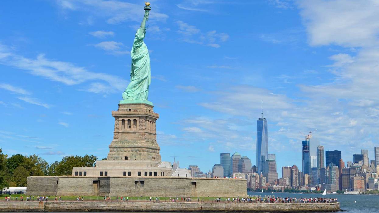 Mercury's Leilani Mitchell (5) and Brittany Griner (42) double-team Liberty's Tina Charles (31) during the first half at Talking Stick Resort Arena in Phoenix, Ariz. on Aug. 19, 2018.