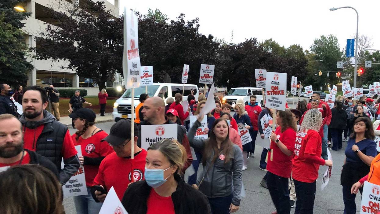 Mercy Hospital union strikes outside the hospital. October 1, 2021
