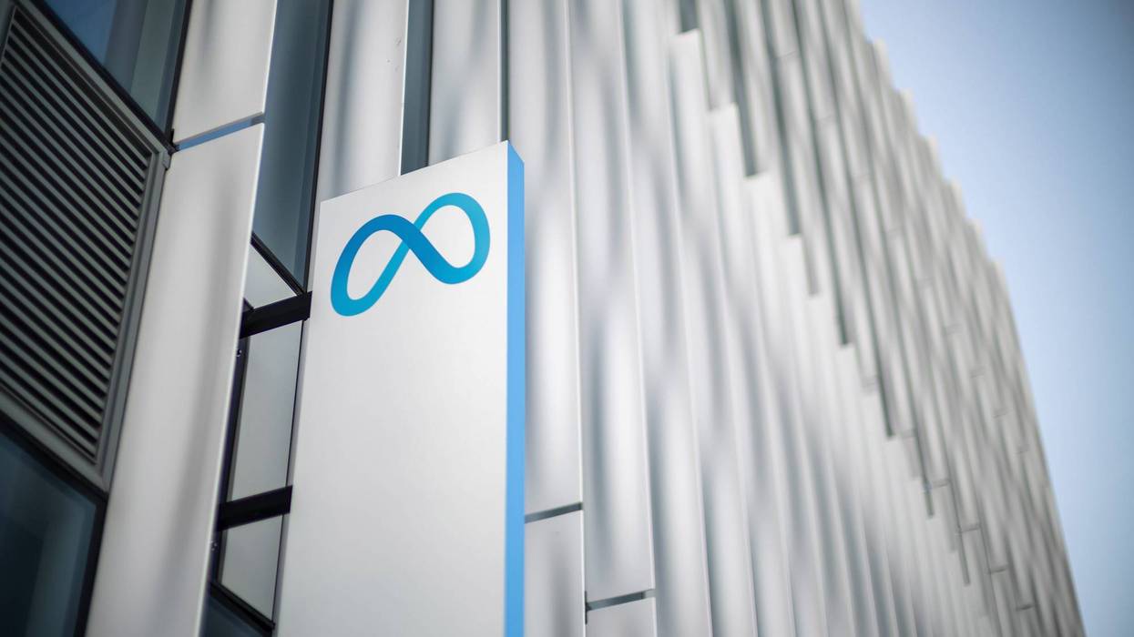 Meta signed a 10-year lease with Vornado Realty Trust to occupy an entire five-story building at 697 Fifth Ave., which is adjacent to the St. Regis Hotel, according to a statement Wednesday