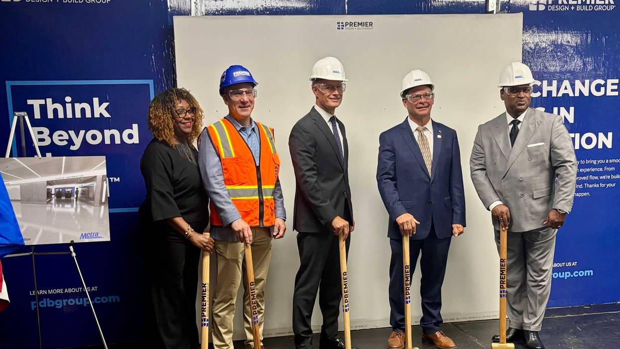 Metra and Premier leaders at groundbreaking
