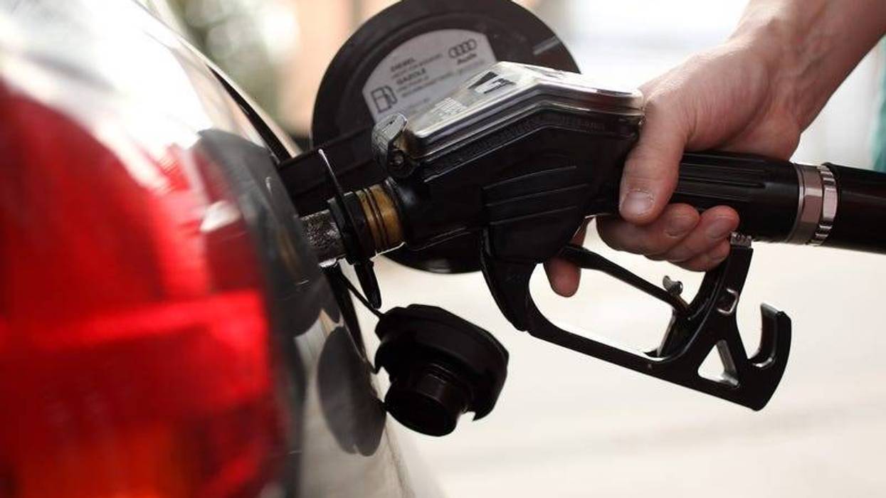 Metro Detroit drivers see slight decrease in gas prices