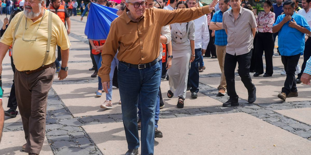 Мексиканский губернатор, обвиненный США, снова просит отпуск после спорного возвращения на пост