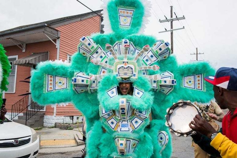 MG