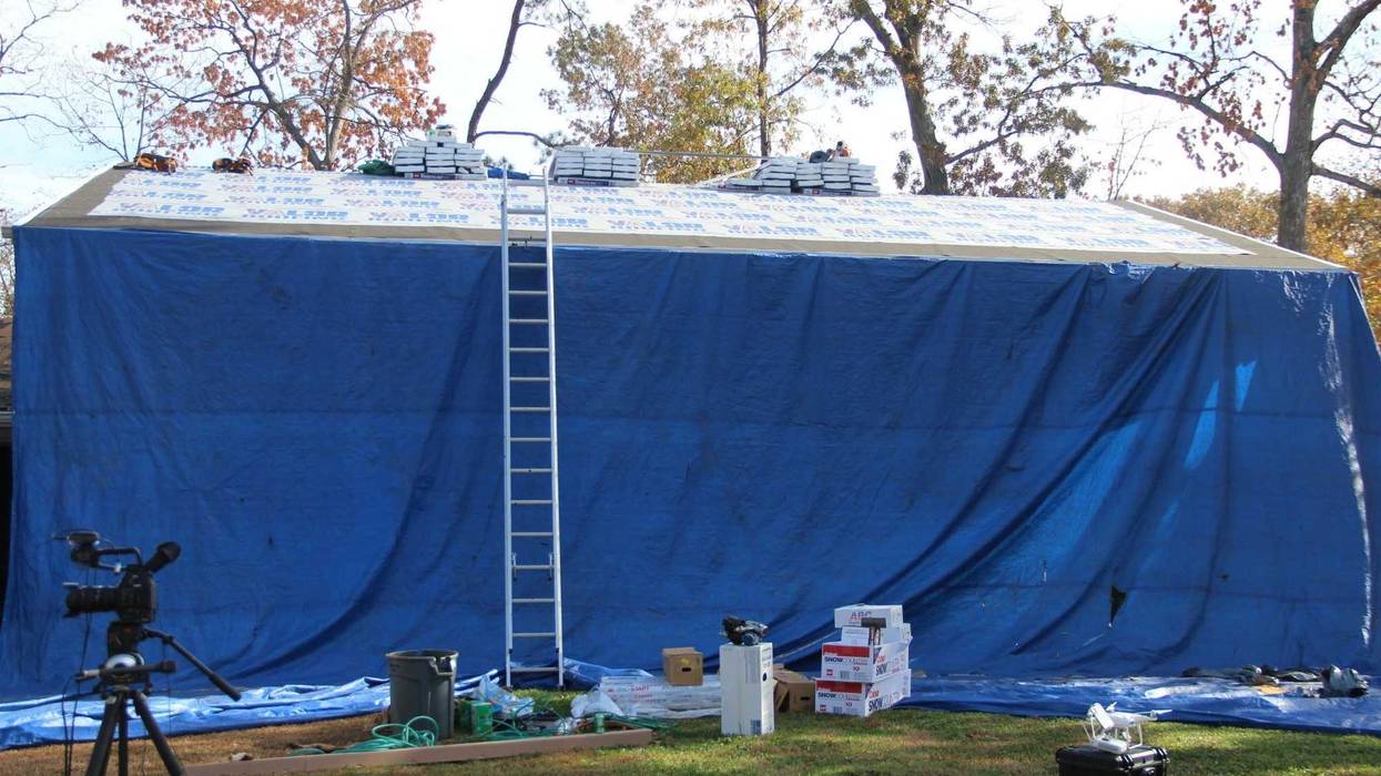 Michael A. Taylor, of the Washington Nationals, joins 106.7 The Fan's Grant Paulsen to meet and greet fans at T-Mobile in Pentagon City.