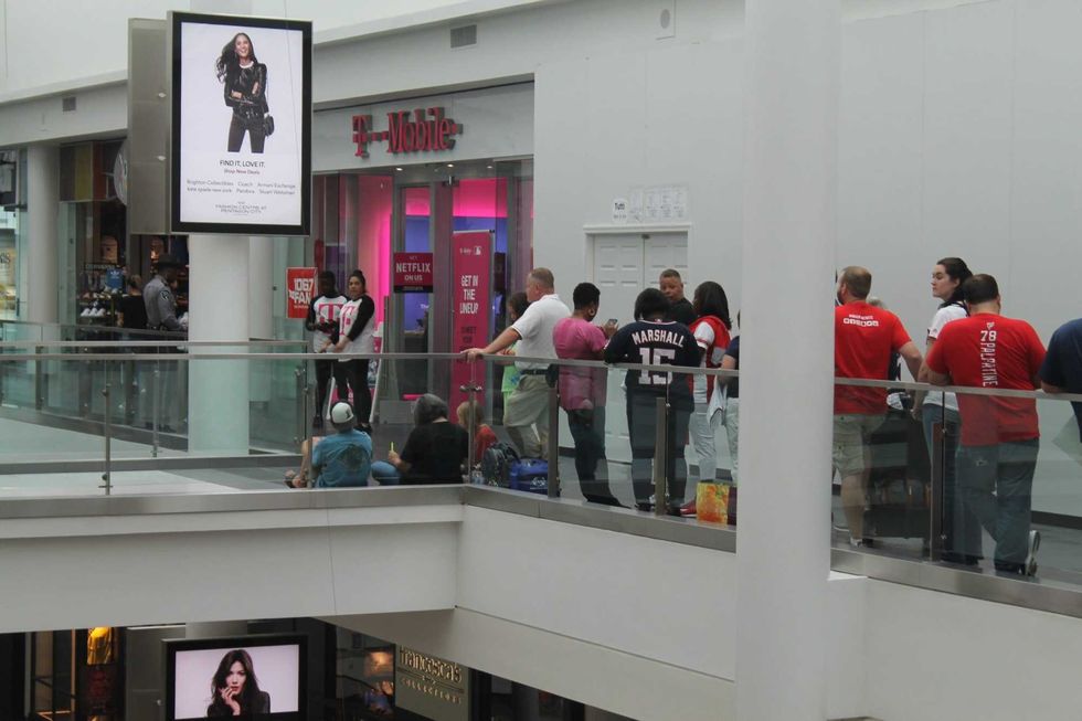 Michael A. Taylor, of the Washington Nationals, joins 106.7 The Fan's Grant Paulsen to meet and greet fans at T-Mobile in Pentagon City.