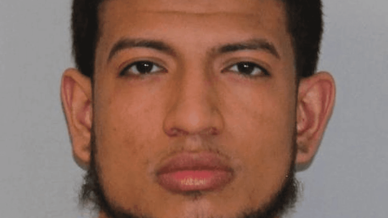 Michael Vivar, 23