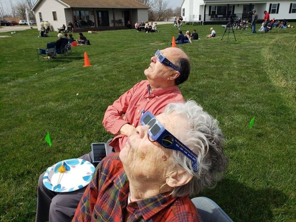 Michiganders watch total solar eclipse in Luna Pier