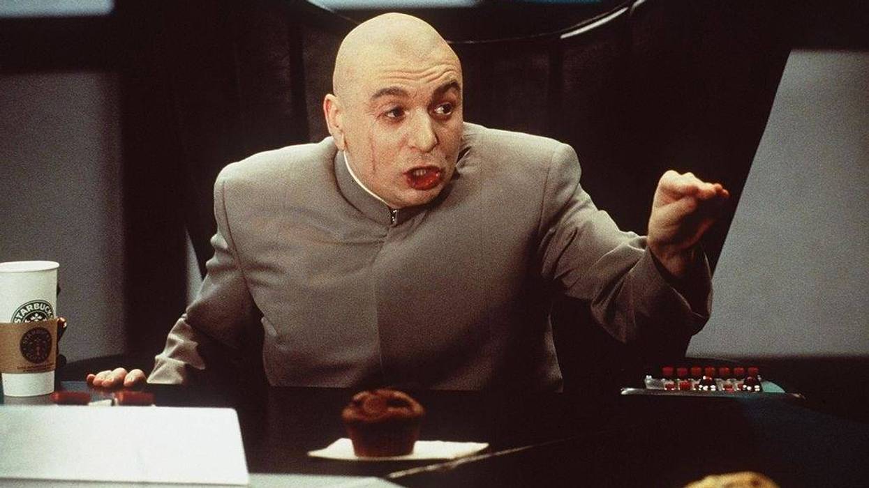 Mike Meyers Stars As Dr Evil In 'Austin Powers: The Spy Who Shagged Me'
