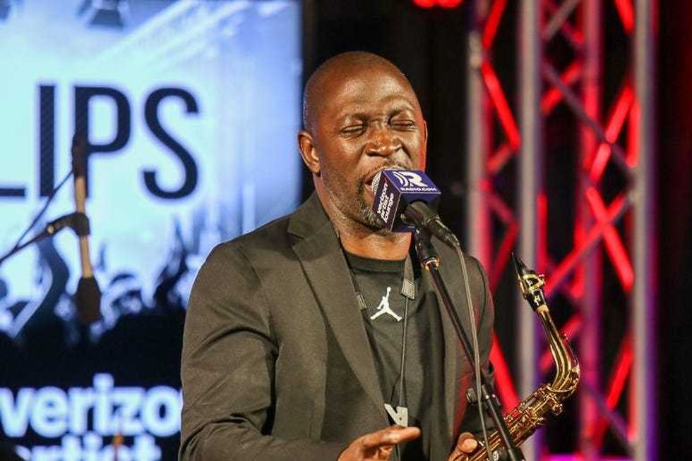 Mike Phillips Performance