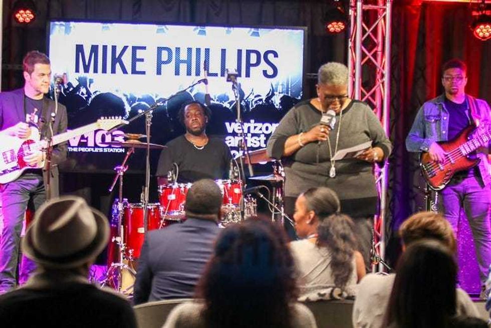 Mike Phillips Performance