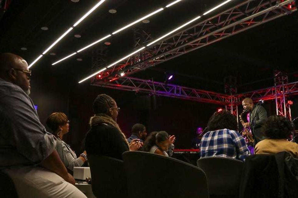 Mike Phillips Performance