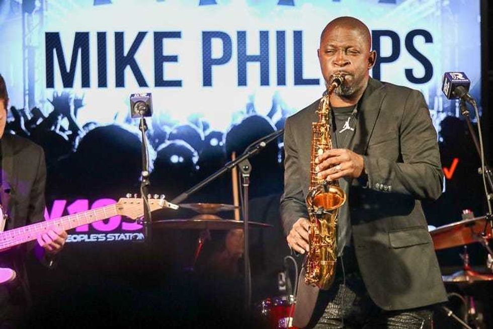 Mike Phillips Performance