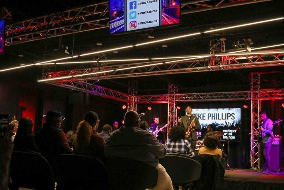 Mike Phillips Performance