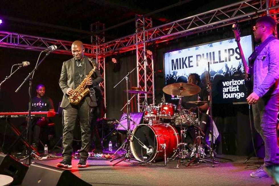 Mike Phillips Performance