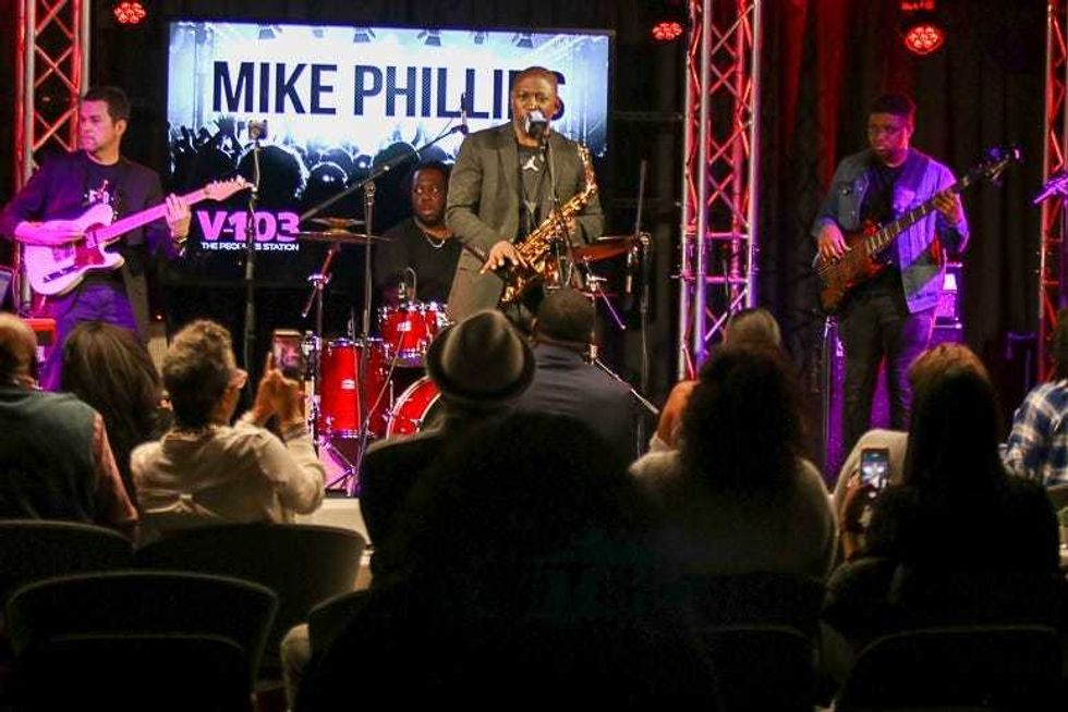 Mike Phillips Performance