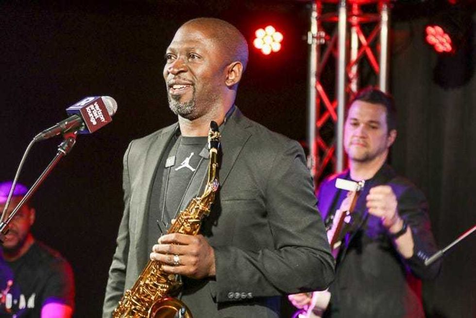 Mike Phillips Performance