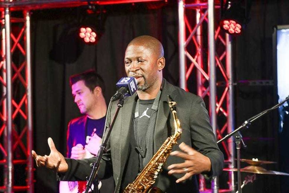 Mike Phillips Performance