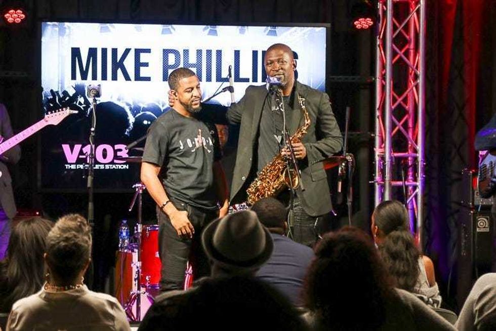 Mike Phillips Performance