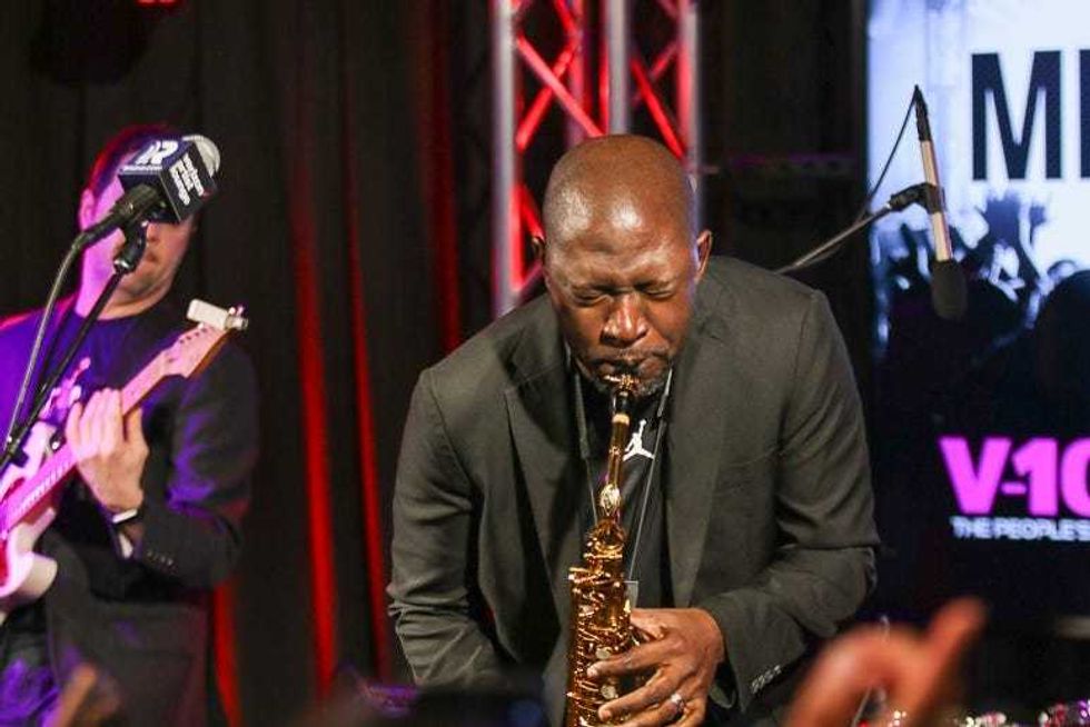 Mike Phillips Performance