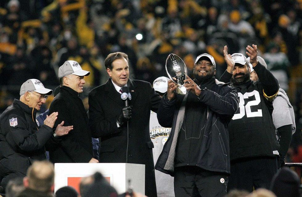 Mike Tomlin Art Rooney Dan Rooney Franco Harris lifting AFC Championship trophy