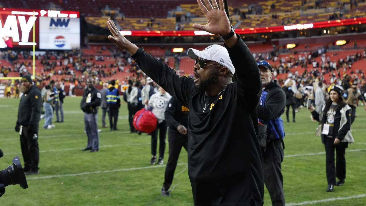 Mike Tomlin cheering