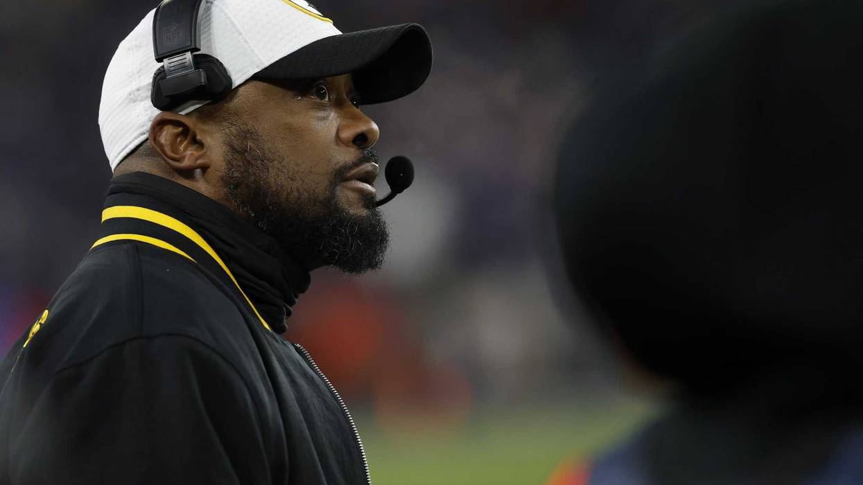Mike Tomlin looking up