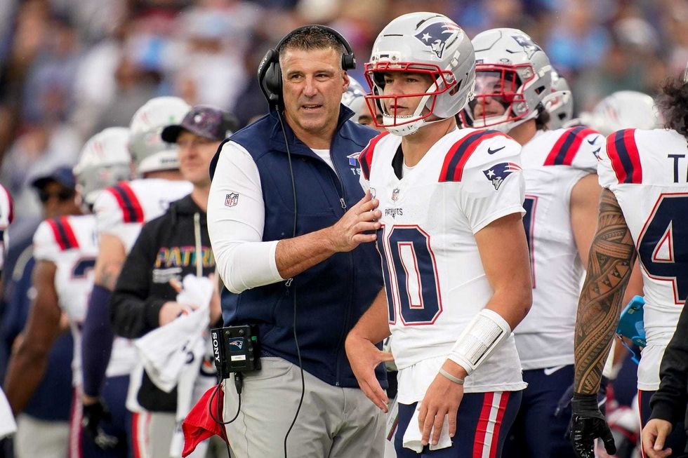Mike Vrabel and Drake Maye