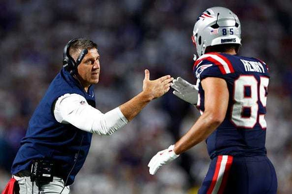 Mike Vrabel and Hunter Henry