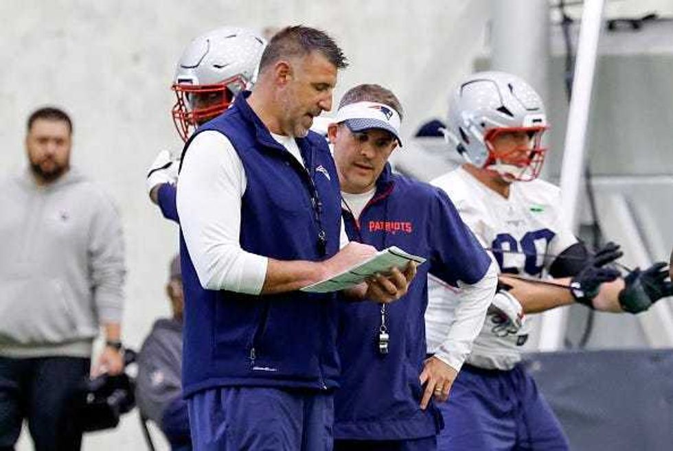 Mike Vrabel and Josh McDaniels