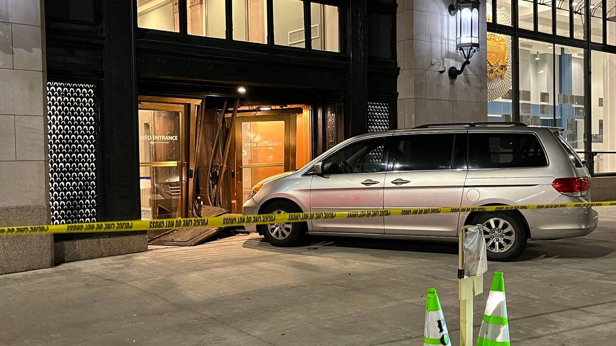 Minivan crashes into Philadelphia Police Department headquarters