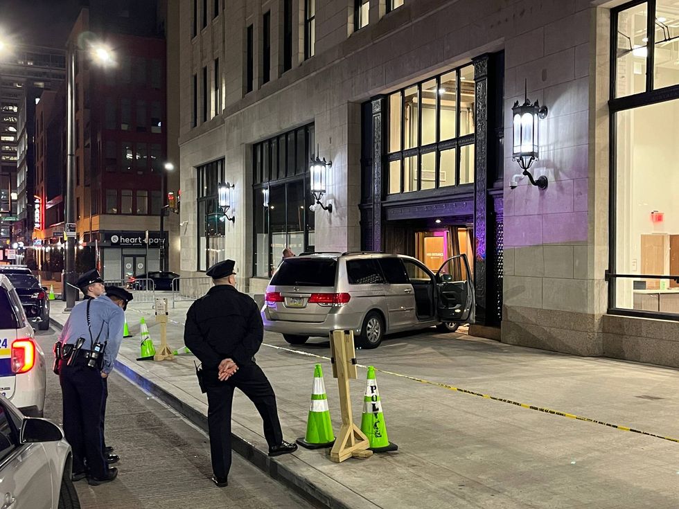 Minivan crashes into Philadelphia Police Department headquarters