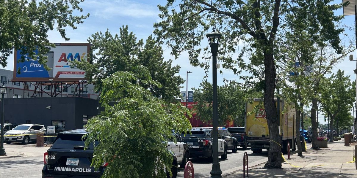 Man continues to barricade himself in south Minneapolis apartment after shooting at law enforcement