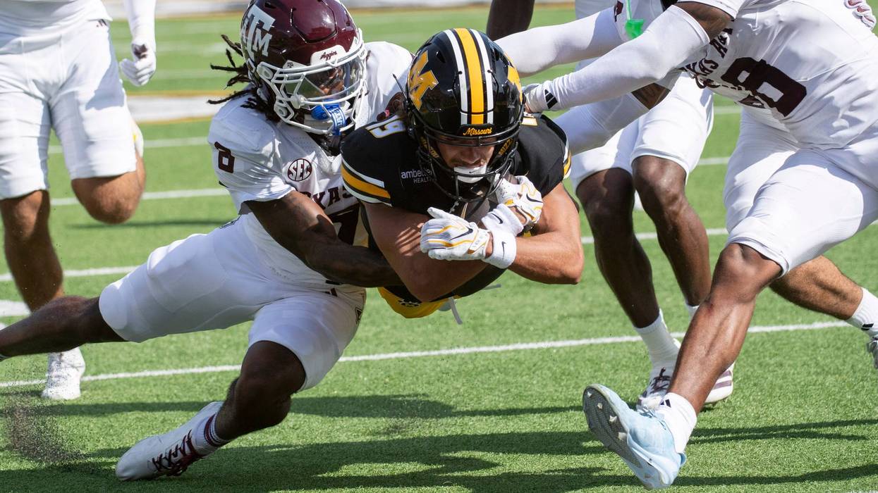 Jamal Roberts runs for 222 yards and 2 TDs to lead No. 14 Missouri past Texas A&M 27-6