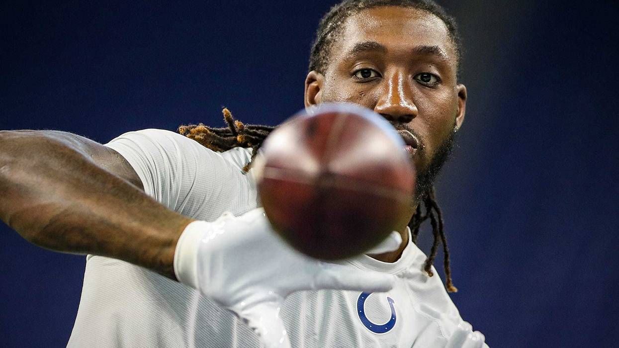 Mo Alie-Cox football